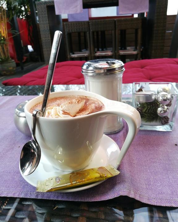 Pfeil - Eis-Cafe-Bistro