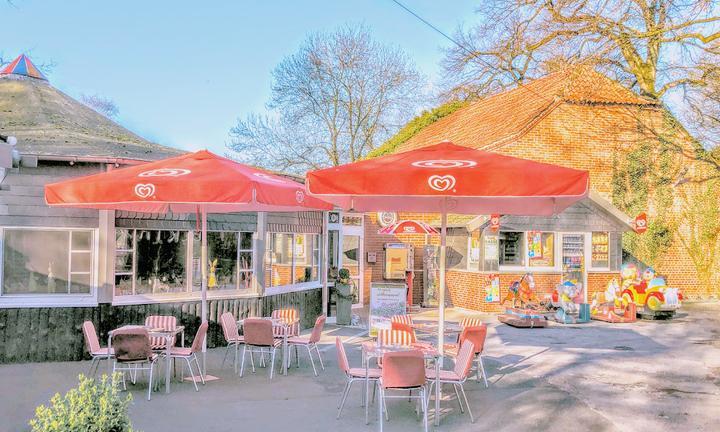 Café Manege im Tierpark Nadermann